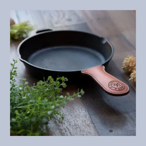 Cast Iron Skillet Handle Cover, Small by Lazy 3 Leather Co