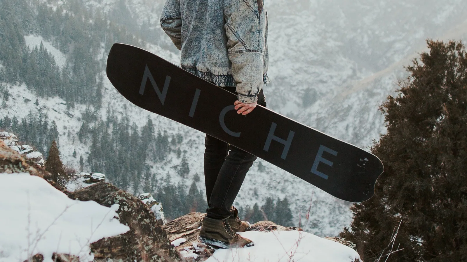 Niche Snowboards product photograph